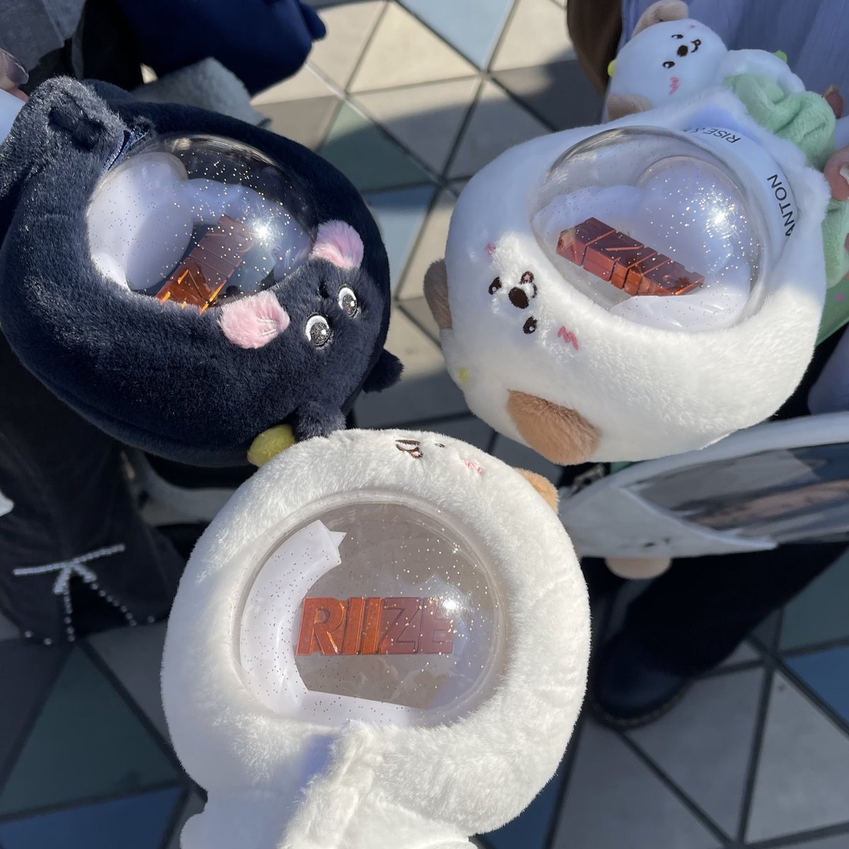 ZyXx1g's tweet photo. RIIZE  TOKYO DOME 

~~~DAY3~~~🎸🦕🧡 https://t.co/gwbqL3gPrW