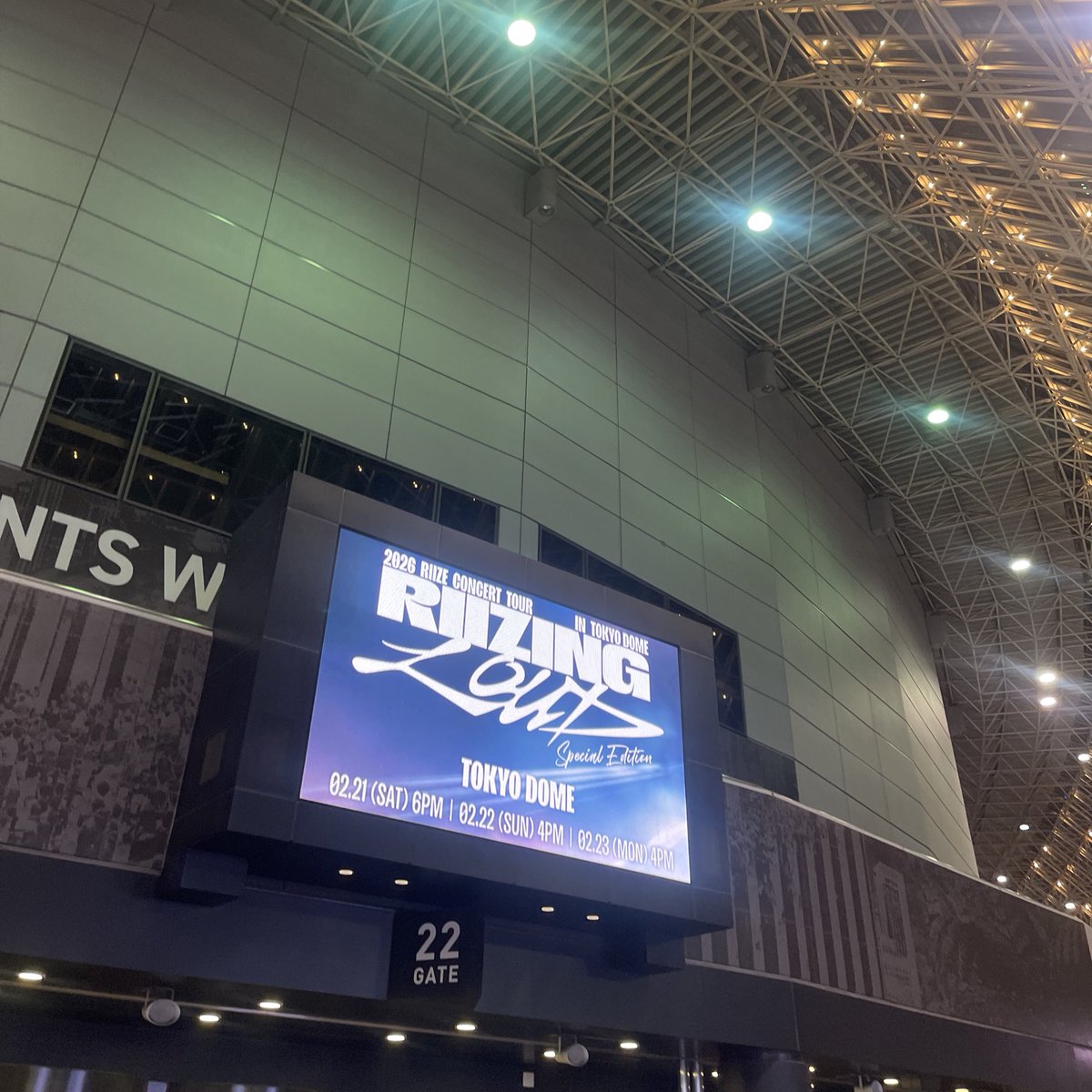 ZyXx1g's tweet photo. RIIZE  TOKYO DOME 

~~~DAY3~~~🎸🦕🧡 https://t.co/gwbqL3gPrW