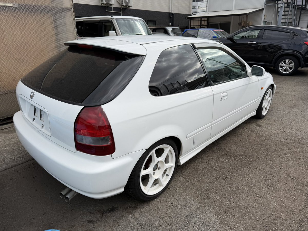 WP_TK10's tweet photo. いろんな車売れて嬉しい限りです🦭

シビックも好きですがいろんな車の販売してます！
それに特化するのもいいですが
色々な人に色々な車を乗ってもらいたい
その気持ちの方が大きいです😋

古くて高いそれでも欲しい人はそれを買います
でもやはり予算が低い人もいるので
そういう人に86とかロードスターとか
用意してあげたいですね🔥🔥

掲載もネットアップもしてないまま
売れてる車も多数あります🙏🏽

無意味に高い値段で買ってませんか？
オークション仕入れなしでも売値が高い
やってる内容なんて後から自分でどうにでも
できます😊

買取案件も多数いただいて
嬉しい限りです🤝

ご相談のりますので買取も販売も
お任せください👌👌