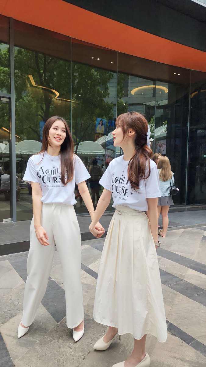 qwerasd1881615's tweet photo. It's not the same person~
Atom's girlfriend is Anda
no fayaatom
Don't get  wrong~
#FayeAtom
#andaatom https://t.co/kZbvQOXdjC