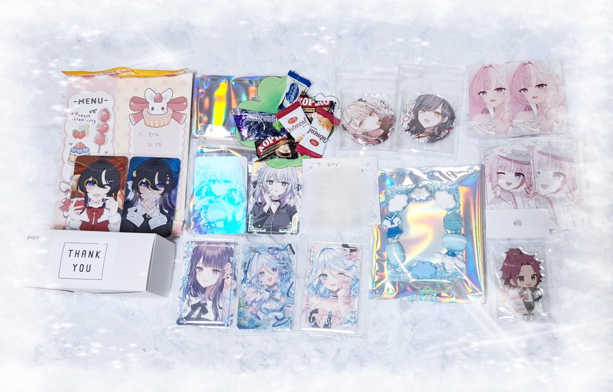 이번 행사도 트친분과 만나뵐 수 있어서 매우 행복했어요💜😊!! 늘 말씀 드리는 부분이지만..행사에 참여하는 것만으로도 큰 체력이 소비된다고 생각하는 편이라..충분히 푹 쉬셨으면 좋겠어요🥹 과분한 말씀, 선물 전해주셔서 감사합니다88💕