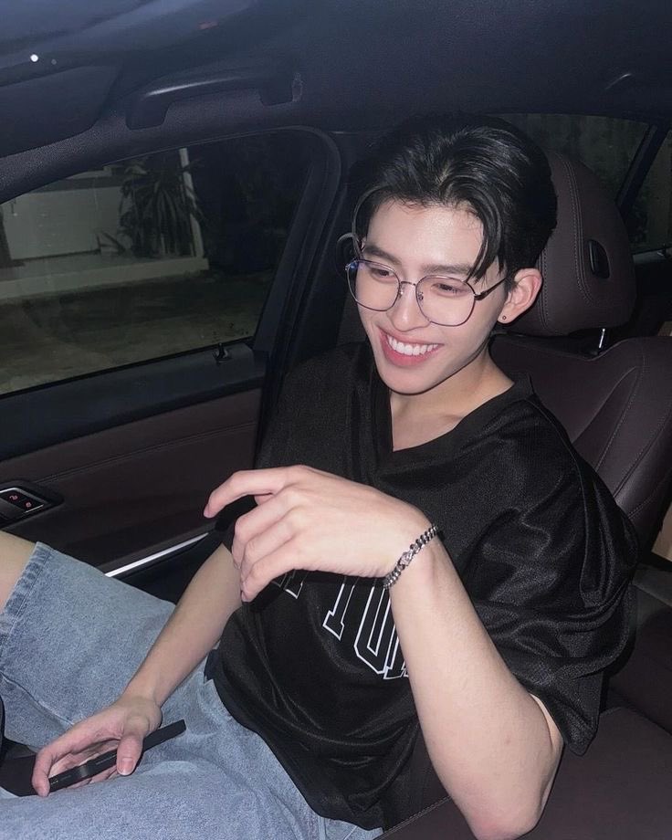 วาสนาใครได้เป็นตุ๊กตาหน้าฮีวะ