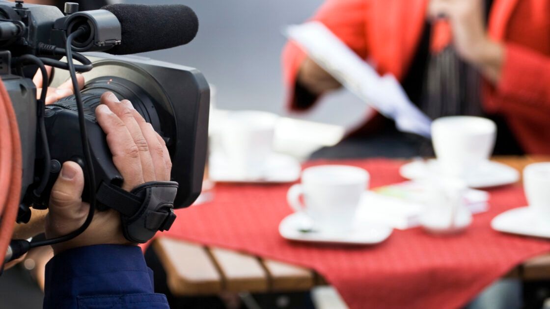 VideoAndWeb's tweet image. Discover the strategic benefits of filming business events. Our blog covers how it enhances your companys impact. vidweb.uk/alwaysfilmeven… Tags: #EventMarketing #startups #DigitalMedia