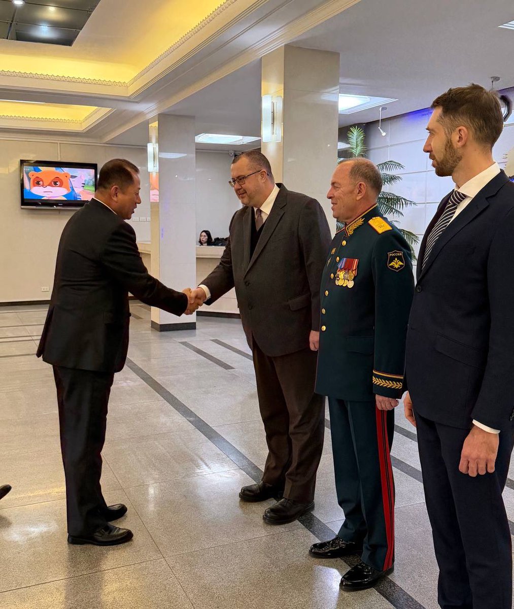 RusEmbDPRK's tweet photo. 23 февраля по случаю Дня защитника Отечества в пхеньянском Дипломатическом клубе «Тэдонган» от имени Временного поверенного в делах России в КНДР В.В.Топехи и Атташе по вопросам обороны генерал-майора А.Н.Бартусова состоялся торжественный прием https://t.co/JpsxNP8iWQ