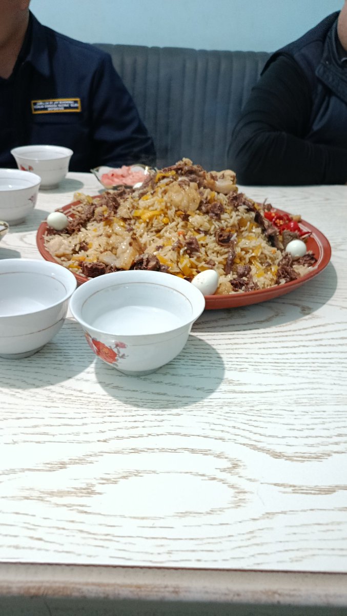 Iftorlikga oshga keldik.