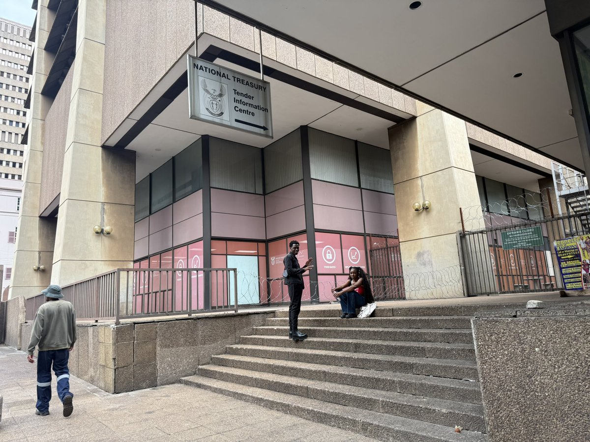 This afternoon, we conducted #TshwaneYaTima focused on switching off delinquent customers in the CBD. This building owes the city R3,2 million. We’ve disconnected electricity. <a href="/CityTshwane/">City of Tshwane</a>