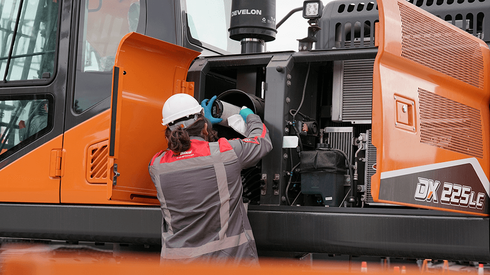 📌Optimización de activos en minería mediante datos y mantenimiento predictivo.

✅Sensores, inteligencia artificial y modelos de desgaste permiten anticipar fallas, planificar intervenciones y prolongar la vida útil de los equipos críticos. 👉tinyurl.com/5n8utzen