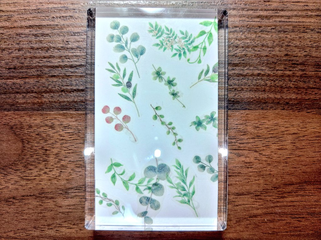 くじにでも使えたらなと、思い立って（開催前日に）作ったアクリル