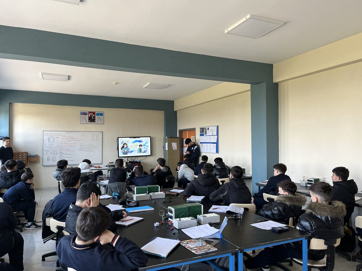 Geleceğin teknoloji yıldızları Deneyap’ta yetişiyor! 🚀
Deneyap Teknoloji Atölyeleri okul tanıtımlarında gençlerimizle buluşmaya devam ediyoruz.  
✅Çorlu Anadolu Lisesi 
✅Topkapı Sur Okulları