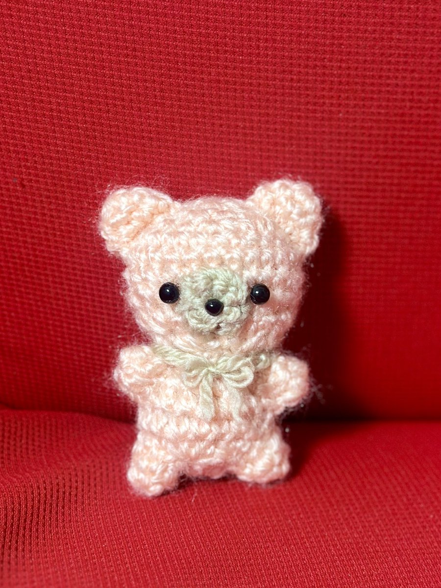 編み物初めて2ヶ月弱。 王道にポーチに始まりコースター、帽子などを