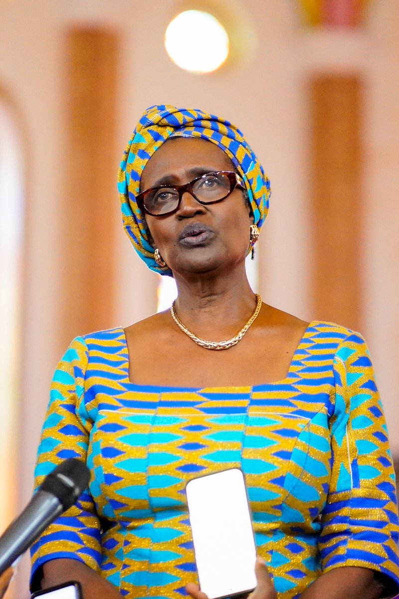 NupUpdates's tweet image. Winnie Byanyima says she was summoned by Archbishop Paul Ssemogerere and informed that Museveni had asked the church not to proceed with prayers for Dr. Kizza Besigye and other prisoners.