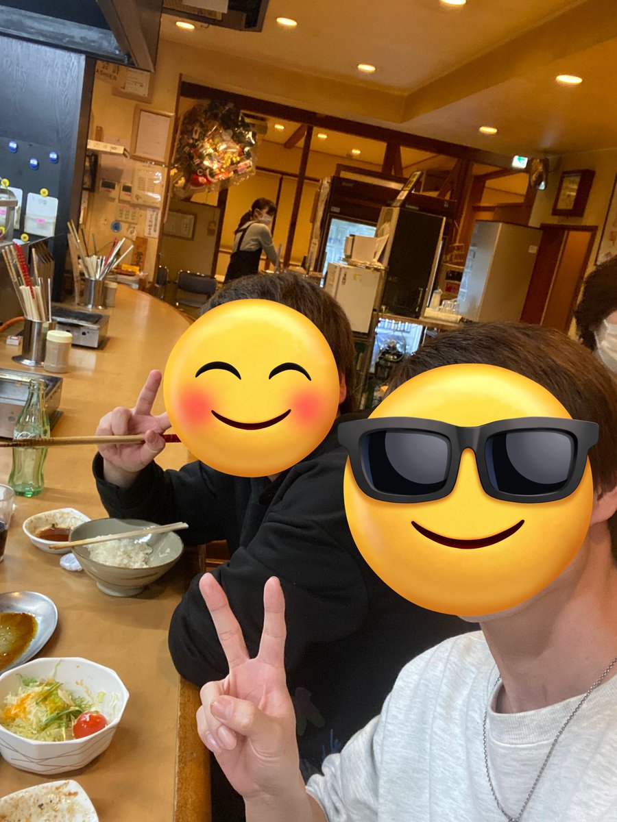 久しぶりに弟とご飯
2人きりは2回目？

弟の存在を知ったのは5年前。
一緒に墓参り行ったの初めてだから母さんも驚いてくれたかな？

一緒に過ごした事も無いし、お互い知らない事だらけだけど、これから仲良くしていきたいなー！