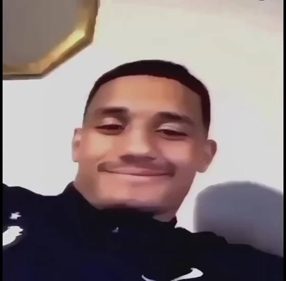 ConnorByrnesy's tweet photo. @_ROUNDTHEBEND__ Me watching Ekitike this season https://t.co/u25XsPjUNK