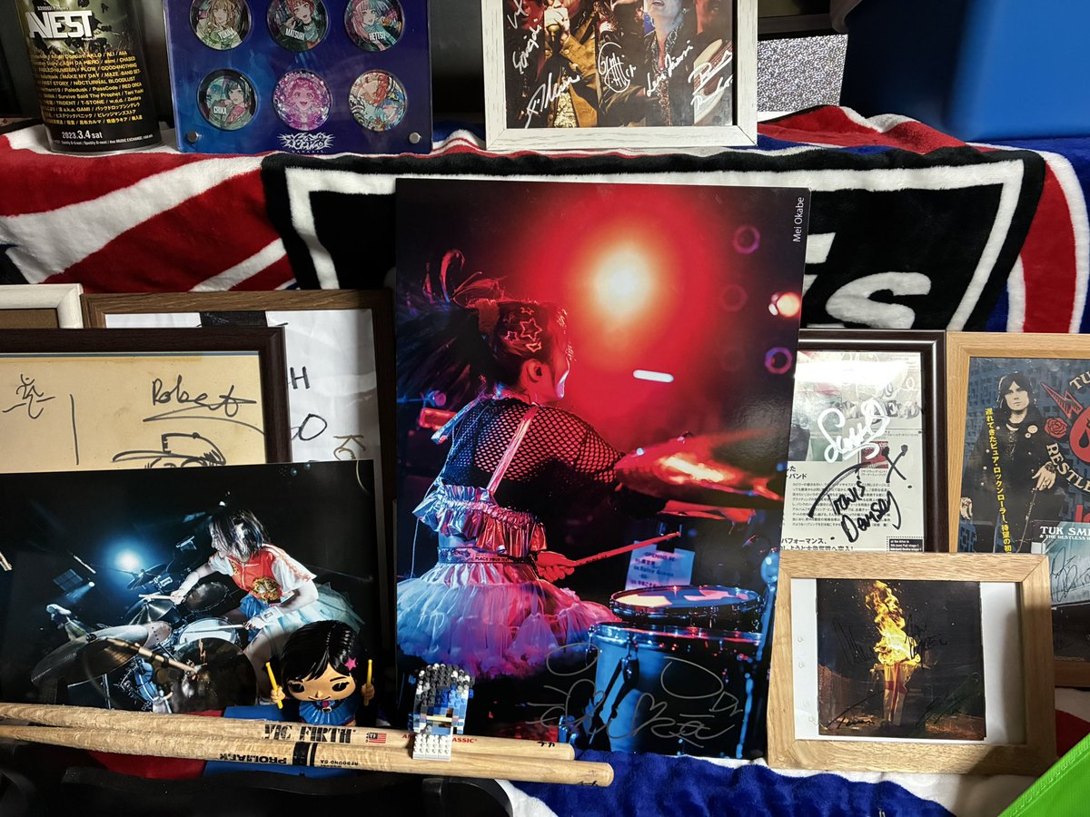 なんとイレブンさんにチカ様のサイン入りタワレコパネルを頂きました