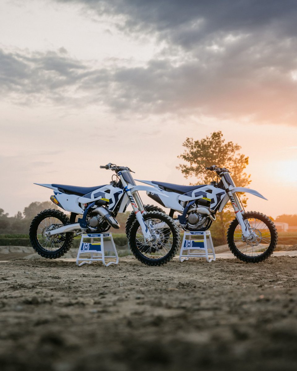 Our TC 250 and FC 250 basking in golden light before the gate drops.

The calm before the storm.

Discover more - brnw.ch/21x0bmm

#Husqvarna #RideHusqvarna #GoRide #Motocross #TC250 #FC250 #MotocrossMonday