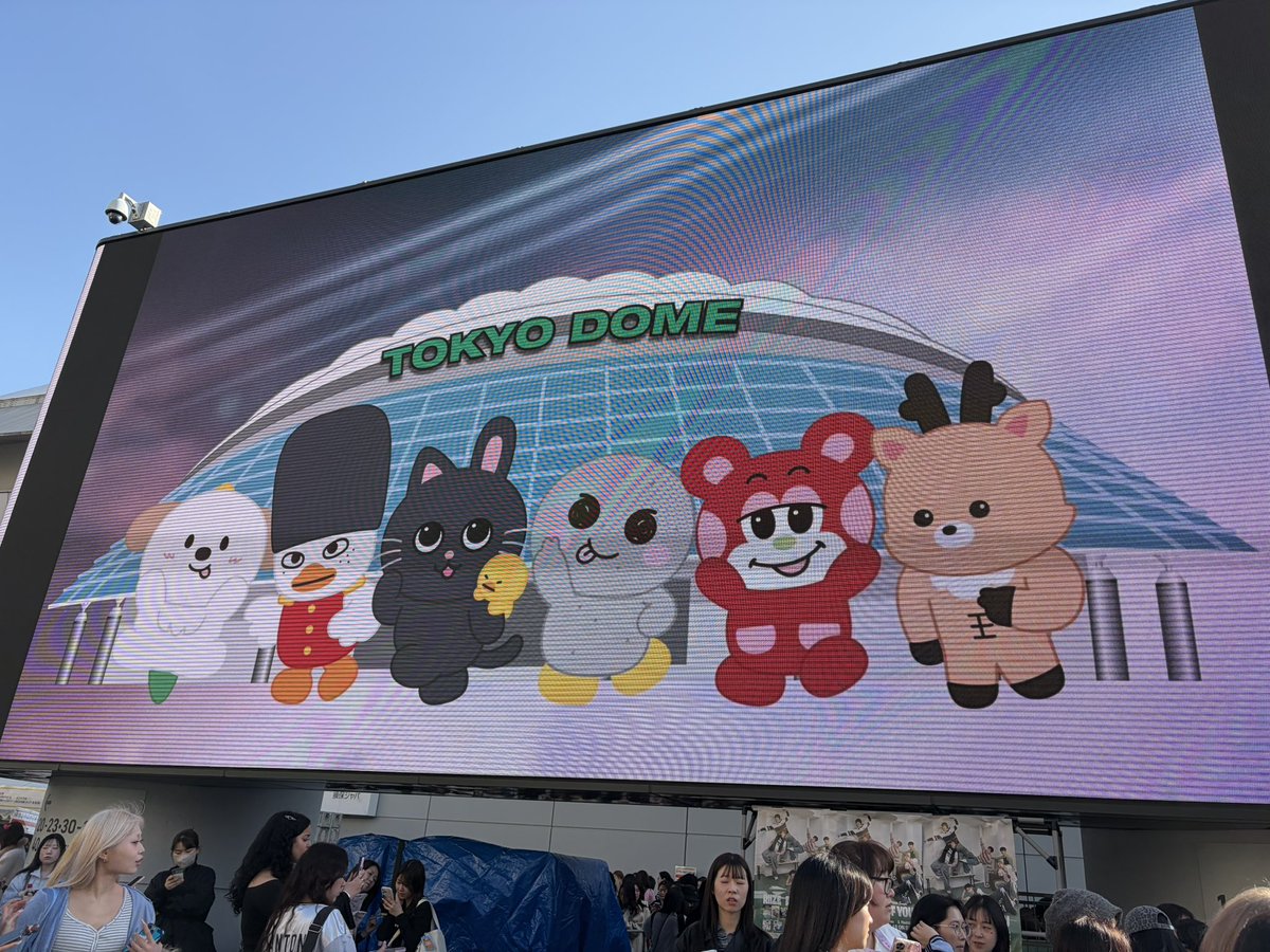 64_w7's tweet photo. 記念すべき東京ドームの公演に3日間参戦できてほんと良かった！
3日間ほんとありがとう！おつかれさま✨ https://t.co/brrVKN1ifq