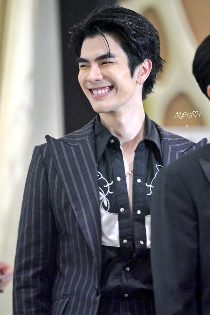 MEMILE09_15's tweet photo. รอยยิ้มที่เยียวยาจิตใจฟค.ตจว

MILE THE STAIN AT SIAM PARAGON
#MilePhakphum #ราคีGALA #ราคีTHESTAIN https://t.co/weCNqXOy1Z