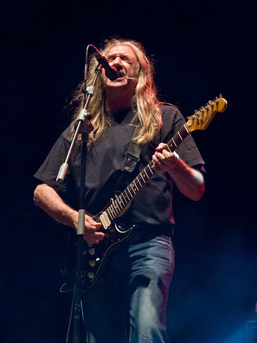 <a href="/heidi_formigal/">Dice🐜</a> <a href="/FmBierzo/">FM BIERZO 107.3</a> <a href="/jesushitbierzo/">Jesús González</a> <a href="/DuqueIzquierdo/">Charo Izquierdo Duque</a> <a href="/julianB_S/">Julián Ballesteros</a> <a href="/jemar666/">ChechuM</a> <a href="/diosdelbierzo/">Carlos ✌️🇪🇦</a> <a href="/serhumano91/">serhumano9</a> <a href="/palomi2904/">Paloma</a> <a href="/LuisdeRenteria/">꒒ꀎꀤꌚꀷꏂꋪꏂꈤ꓄ꏂꋪꀤꍏ</a> buenas tardes heidi y demas #familiasiestera
hoy es el cumpleaños del padre del rock urbano habra que pedir alguna cancion de leño