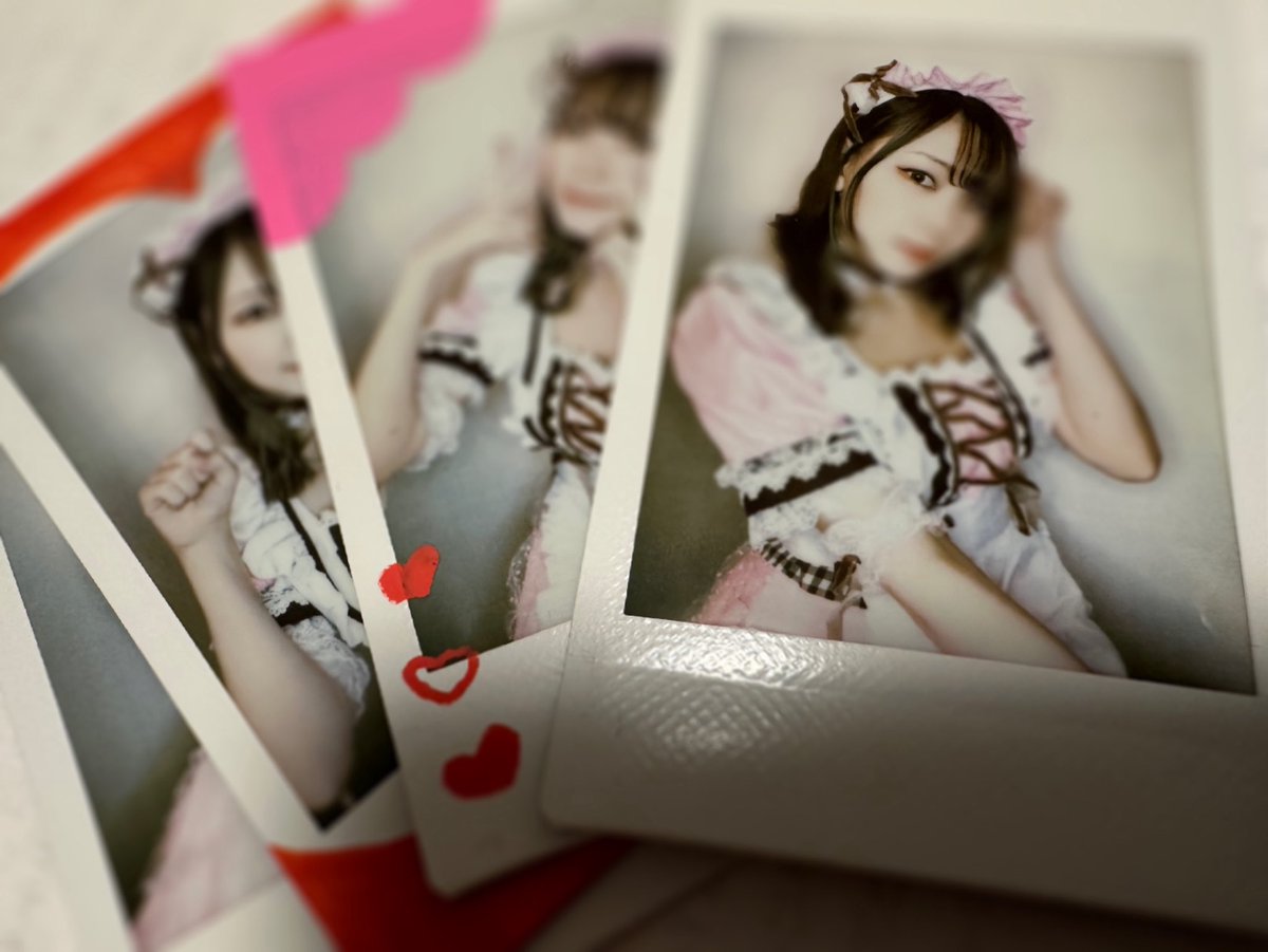 ほにゃ…！ おうちにポスカ届いてた…！ もしかして昨日の配信を聞いて