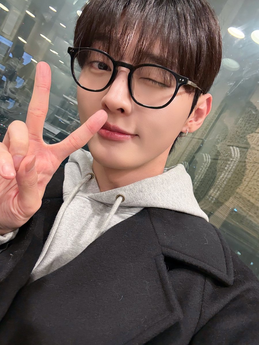 Official_YJS_'s tweet photo. [#오늘의윤잘생]

월요일마다 자동 힐링 버튼 ON✨
오늘도 러브게임으로 행복 충전 완료!
다음 주에도 함께해요🌼

#윤지��� #YOONJISUNG
#SBS파워FM #박소현의러브게임 https://t.co/xT6WOscUGS