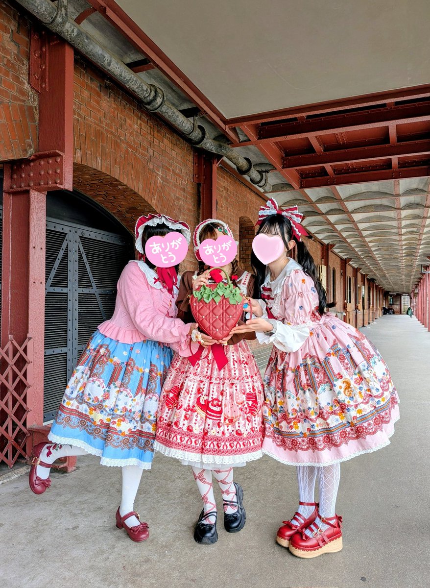 ロリデ記録🍓
POCOちゃん、みるふぃちゃんと🍓フェスへ✨️ドレスコードはBABY🌟視界全部が可愛いの渋滞で幸せすぎたよ〜😍😍ありがと〜✨️