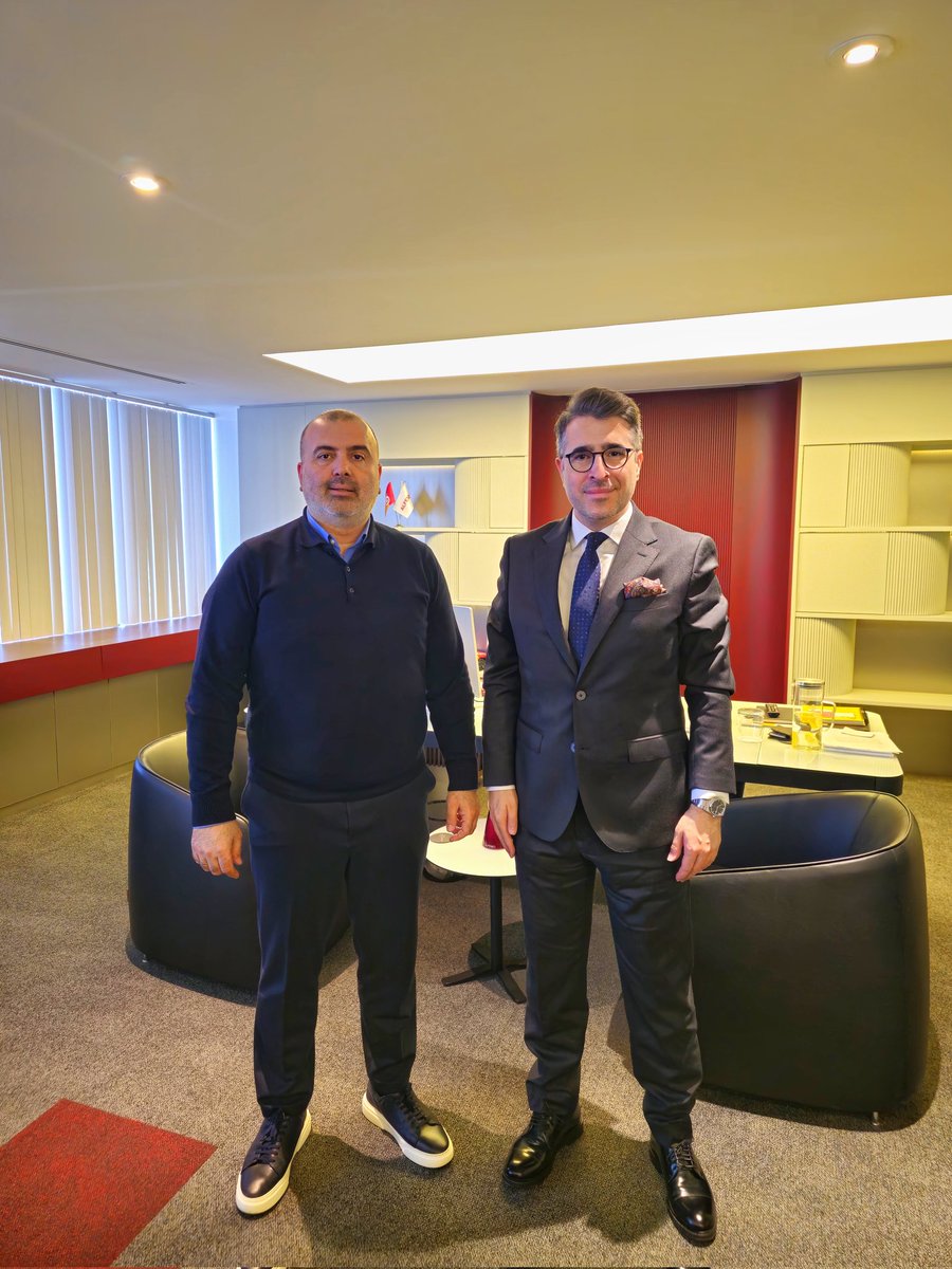 Alfemo Genel Müdürü Tolga Kaya ile şirketin İstanbul Kartal'daki merkezinde bir araya geldim.

Nazik ev sahipliği için teşekkür ederim.

#alfemo #MobilyaSektörü #mobilya #istanbul #kartal