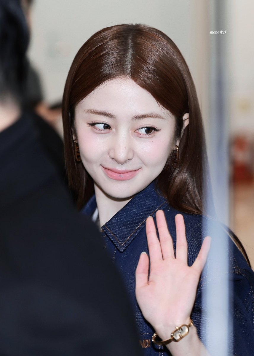 ‎^_-☆ tweet media