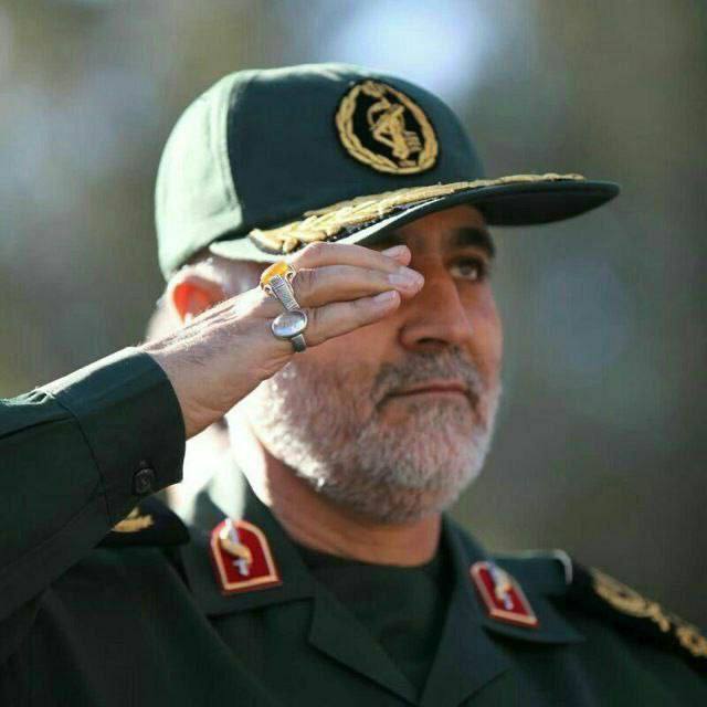 پاسدار خون شما هستیم.