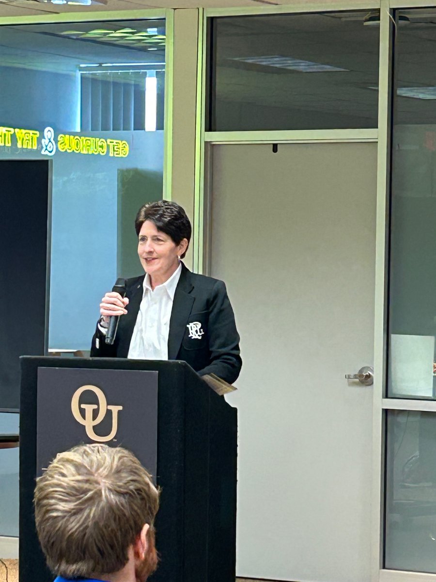 Dr. Amy Thompson tweet media