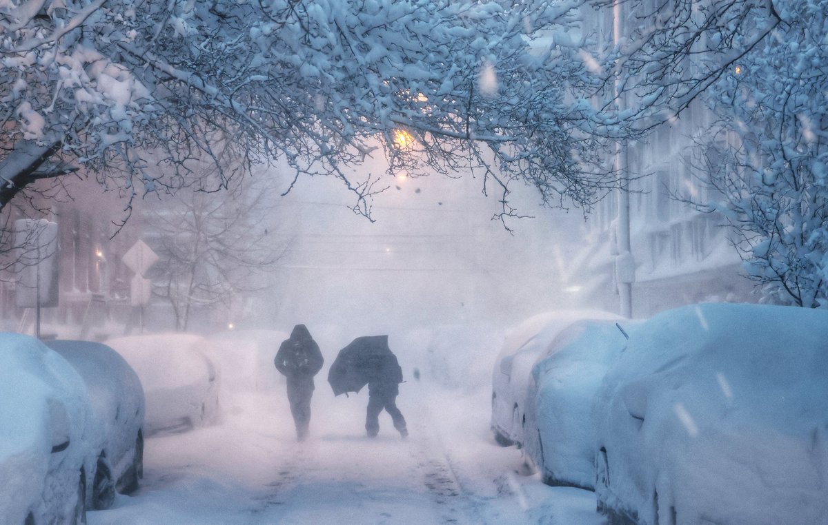GaryHershorn's tweet image. Quite the ongoing snowfall happening in Hoboken, NJ and the New York City region as blizzard like conditions continue Monday morning #blizzard 
#hoboken @hobokennj #snow