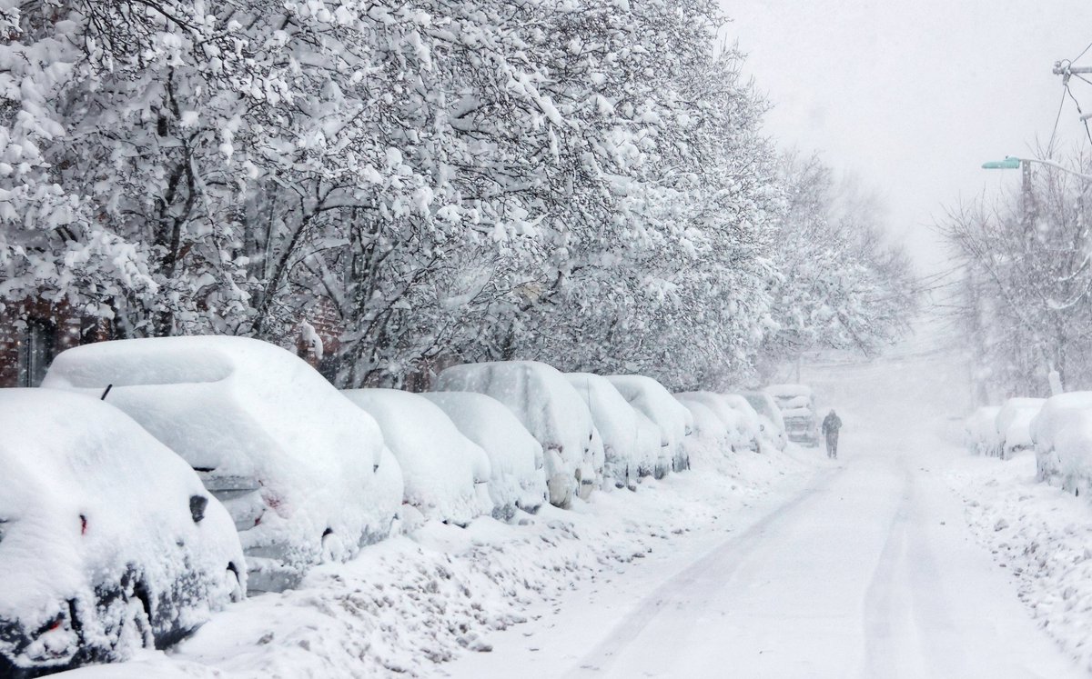 GaryHershorn's tweet image. Quite the ongoing snowfall happening in Hoboken, NJ and the New York City region as blizzard like conditions continue Monday morning #blizzard 
#hoboken @hobokennj #snow
