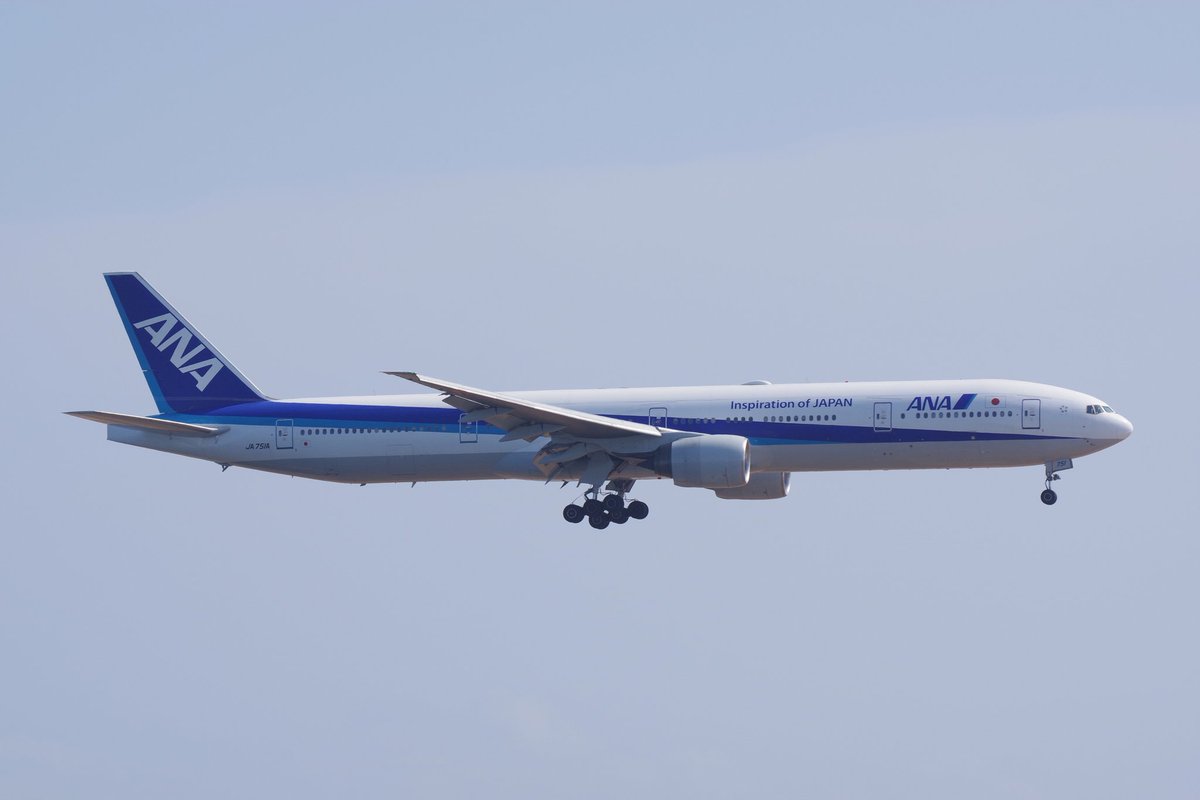 BUSHIDO6923's tweet photo. 2026.2.23 羽田(京浜島)⑤
PENTAX K-70
ANA 777-381 JA751A
世界的に見ても希少な非ER型、
ANAも残り3機となりました。
尾翼付近にベイパーが見えます。
#PENTAX #ペンタックス #羽田
#ANA #JA751A https://t.co/Ldiamuicyc