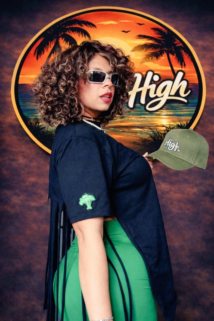 Diosa_Unicornio's tweet image. #lunes de moda #unisex camisetas,gorras ,bandanas y accesorios no te olvides seguirme , comenta ,comparte ayuda a mi marca a crecer,soy una artista en crecimiento.#entrenadora #masajistaprofesional