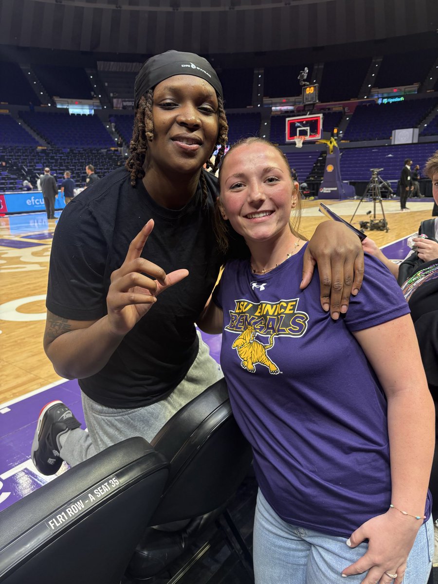 CATCLASSOF26's tweet photo. Yeah this happened!  Go Tigers!!! https://t.co/jKoD276jHF