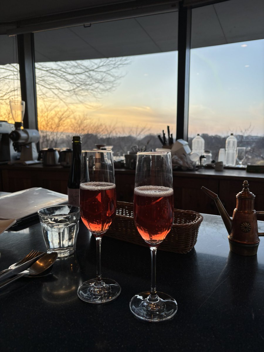 yuri kissy_conductor tweet media