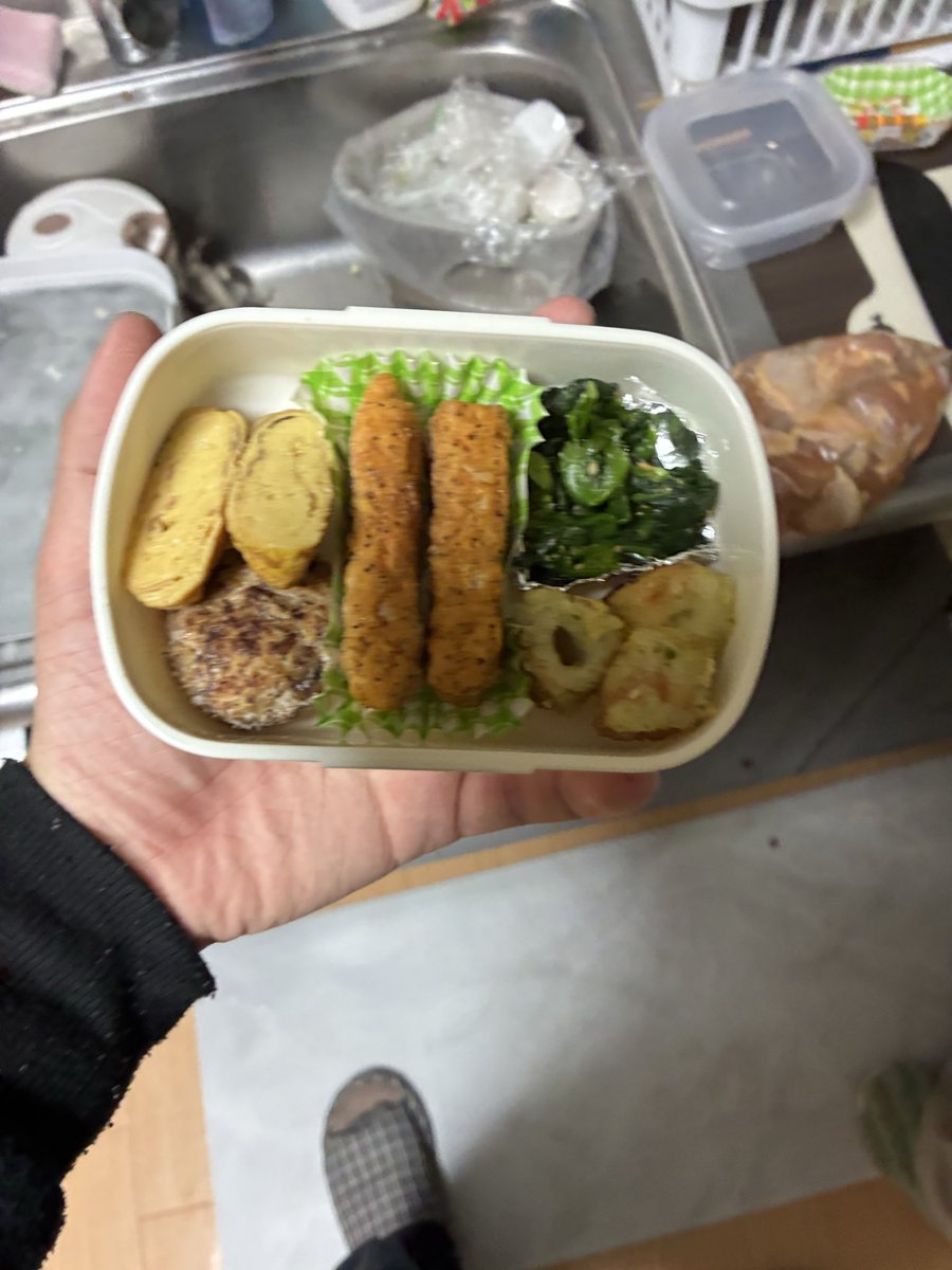 Do01154082Do's tweet photo. ←嫁が作って入れた
　　　　　　　　　俺が入れた→
どうしてこうもセンスが違うのか https://t.co/lk0Z6ffhSp