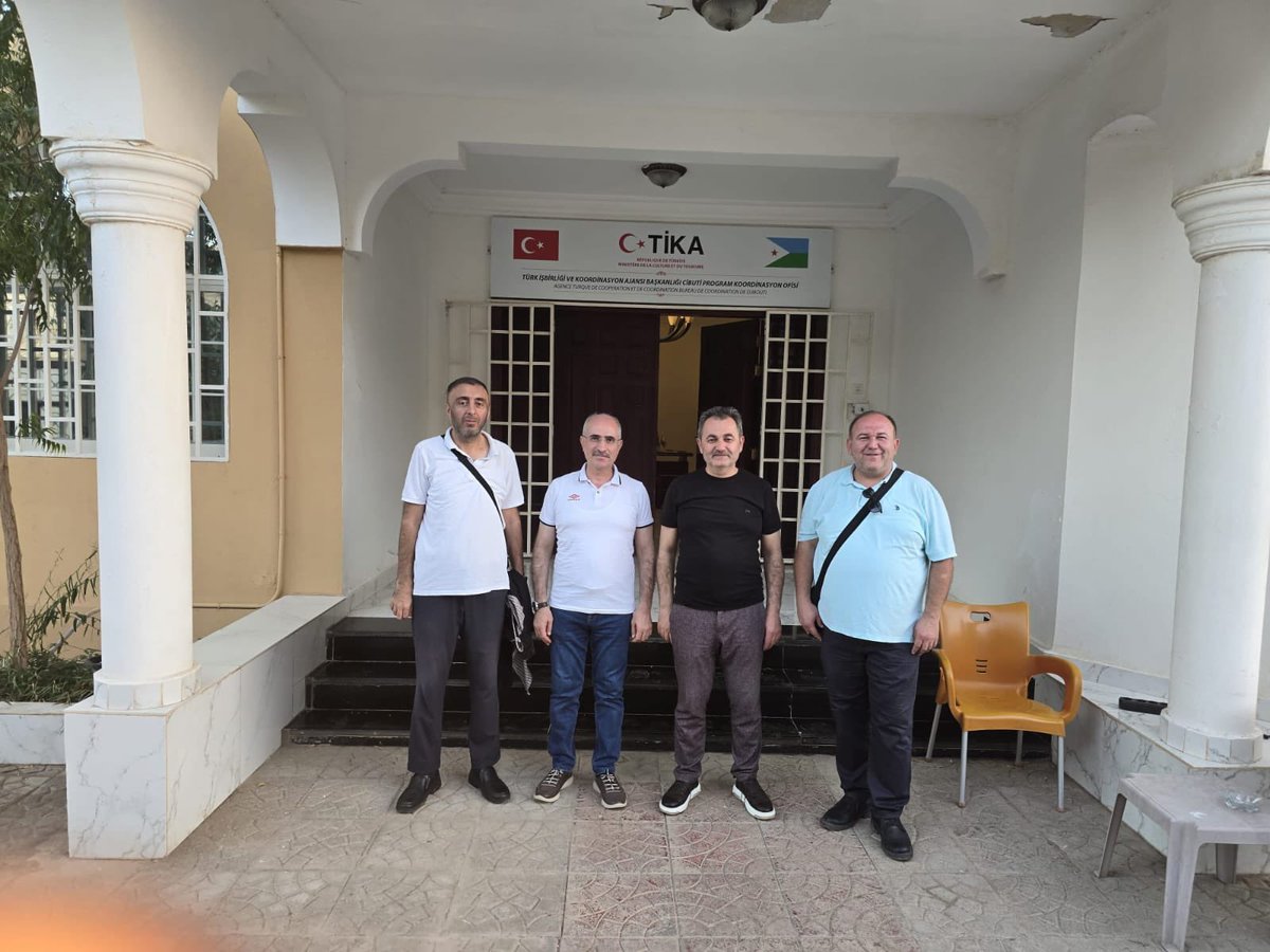 alisis023's tweet photo. 📍Cibuti Cumhuriyeti 🇩🇯

TİKA’dan görevli heyet olarak arkadaşlarımızla birlikte Cibuti Cumhuriyeti’nde saha incelemeleri gerçekleştirdik. Yapılması planlanan çalışmalarla ilgili yerinde gözlemler yapıp ihtiyaçları değerlendirdik. https://t.co/dY9aaNY18J