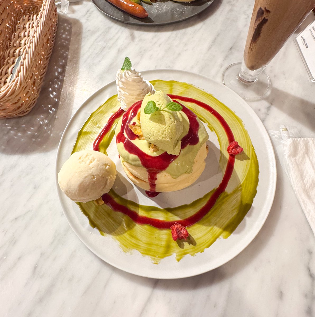 dona_chide's tweet photo. 銀座でピスタチオのパンケーキ食べたよー🥞ふわっふわで美味しかった☺️ https://t.co/vAhGvIykoJ