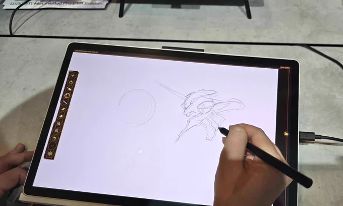 movingpad EVA Editionで初号機っぽいものを描いてみました。あまりの描きごこちのよさ…!普通に一台持ってたい感じ…でも私はiPadを新調したばかり🥺苦しい…欲しい… 