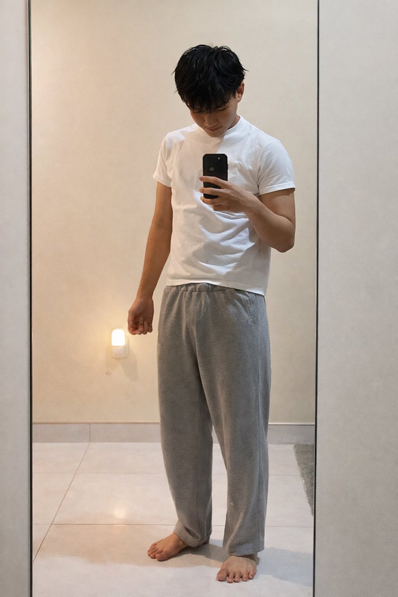 kevvryu's tweet photo. fitted tee 🔛🔝 https://t.co/L2GmCgZd9k