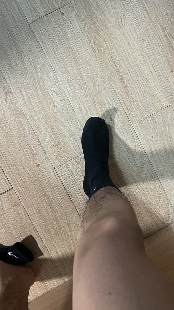 iporkk06's tweet photo. 清水一下 #黑袜大脚 #男大学生 https://t.co/DeqUH92UKz