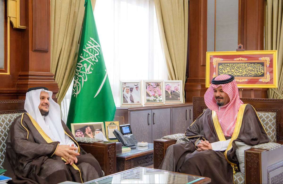 سمو أمير منطقة #المدينة_المنورة #سلمان_بن_سلطان، وبحضور سمو نائبه #سعود_بن_نهار، يستقبل أمين عام جمعية تكافل لرعاية الأيتام الأهلية الدكتور عبدالمحسن بن معيض الحربي.

واطّلع سموه خلال اللقاء على تقرير الأداء المؤسسي والمالي والاجتماعي لعام 2025، وبرامج وفعاليات الجمعية خلال العام