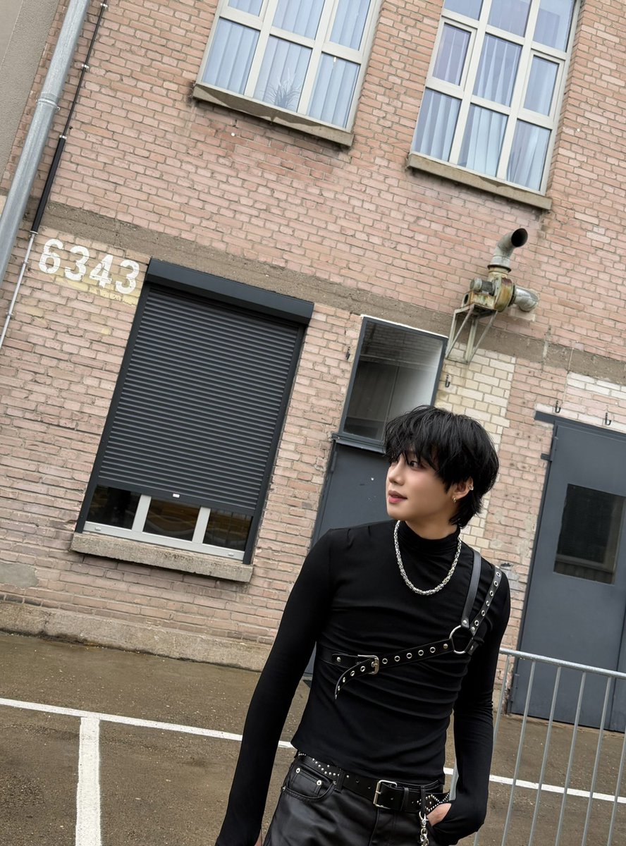 독일에서 물을 마시면 안 되는 이유가 뭔지 알아?? (1/6)

#임영민 #LIMYOUNGMIN