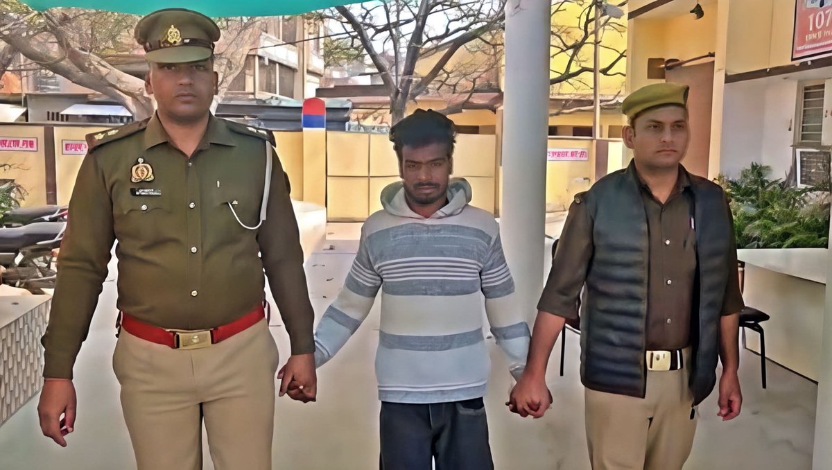 An innocent 10th grade Hindu girl in Bareilly thought she had two good Muslim friends. On February 14th, she went to her school's annual function with them. After the school event, her two friends, who are real sisters ( Alia and Hina ) lured the innocent girl to their house