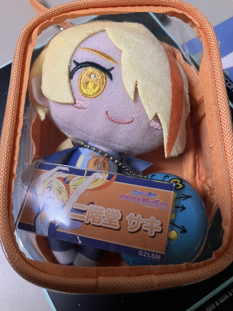 せっかく買ったたまごっちが隠れてしまう 上手くディスプレイ出来ない