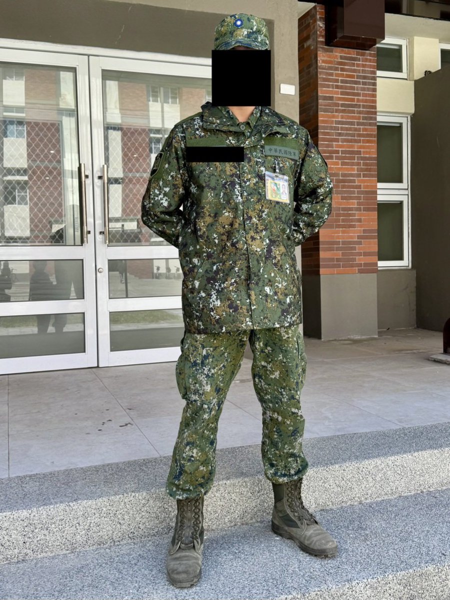 cecilie0019's tweet photo. していますよ
現役で台湾の野戦特科部隊に所属いてるんだもん
今は駐屯地の中のベッドの上で、寝ながら貴方に返事してますよ https://t.co/EZnRUomdpe