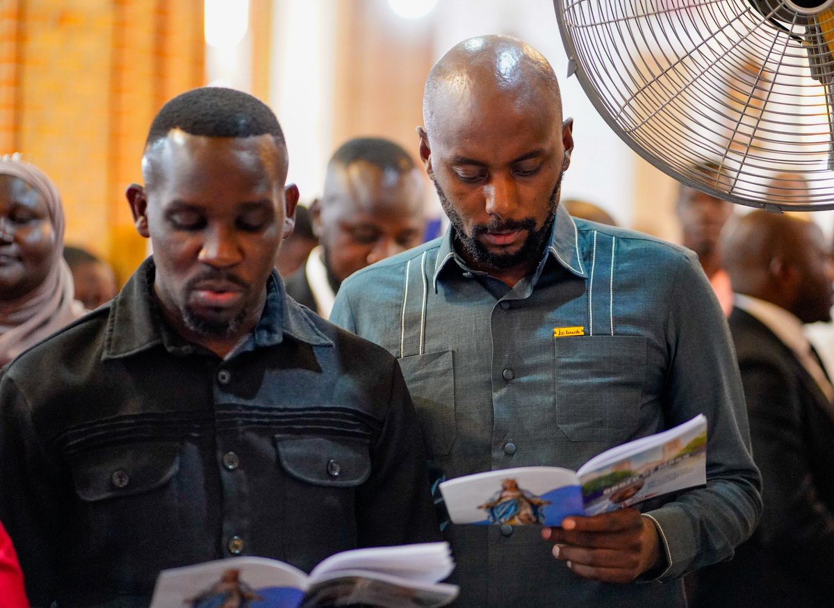 NUP_Ug's tweet image. Even when Article 29(1)(c) grants freedom of worship, the authoritative regime did not hesitate to block prayers meant to honor Dr. Kizza Besigye and other political prisoners. With no clear justification, the regime ordered the Archbishop to cancel the mass that was to be held