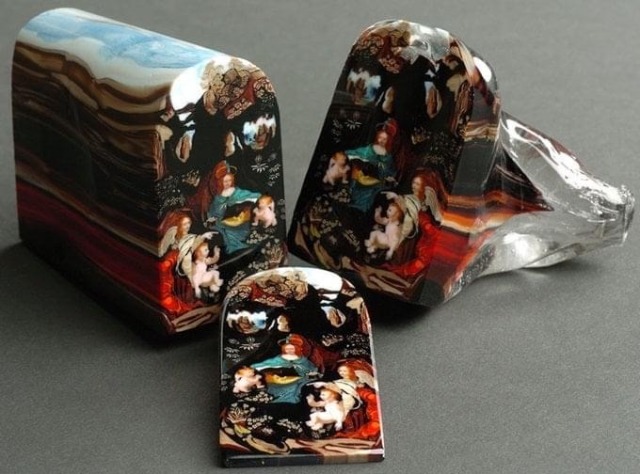Master glass blower and stained glass artist Loren Stump in california has created a “loaf” of glass, called murrine, out of carefully layered glass rods that, when sliced, reveal a painstakingly detailed work of art in cross-section.

Each slice sold for $5000 back in 2014.