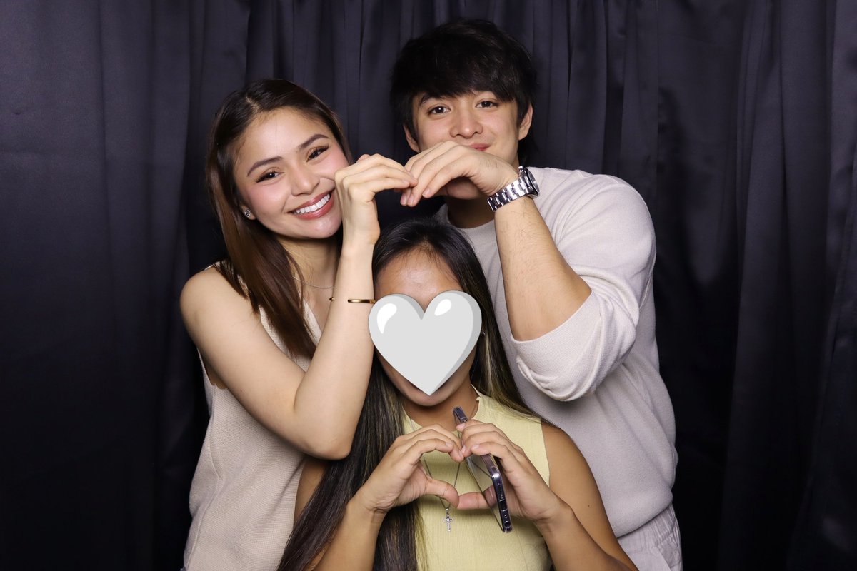 rosemarieanda's tweet photo. "Found my happy place right in the middle of these two." ๐ซฃ๐ซถ
me azzz one of LanceBrey's officially luckiest third wheel hahahah eme ๐ญ๐๐คญ
#LanceBreyInBetweenFrames
#LanceBrey
#AubreyCaraan | #LanceCarr https://t.co/hozd9iNs9t