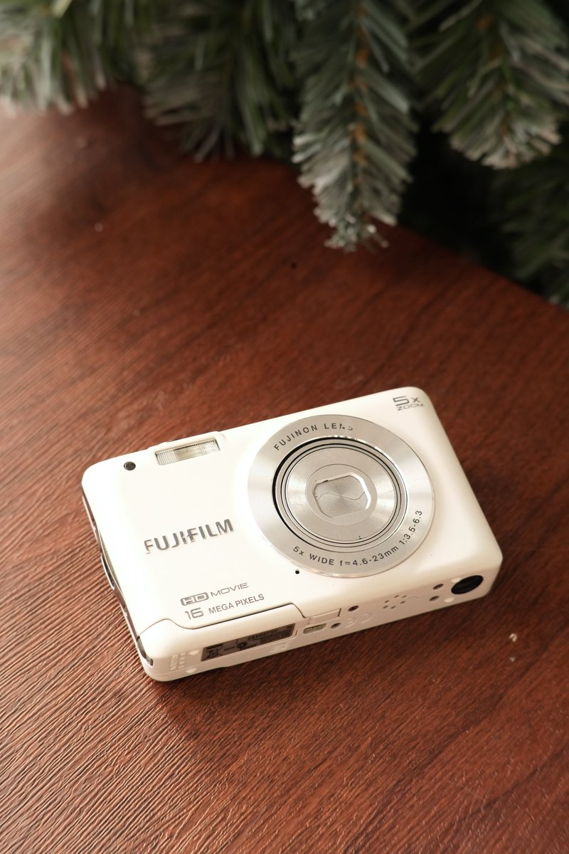 txxxfilm's tweet photo. Fujifilm finepix JX680 (Hot item)
 น้องเป็นกล้อง Compact ดิจิตอลขนาดเล็ก ทรงมินิมอล ที่ขายดีของร้านอีกตัวนึง และเป็นตระกูลที่ให้โทนฟิล์มสุดๆเหมือนฟิล์มFuji ภาพสวยมีโหมดให้เลือกเยอะมาก มาพร้อมเลนส์ 26-130mm ซูม 5x จอ LCD ขนาด 3 นิ้ว น้ำหนักเบากระทัดรัด ความละเอียด 16.1ล้านพิกเซล https://t.co/fjeHAi6loh